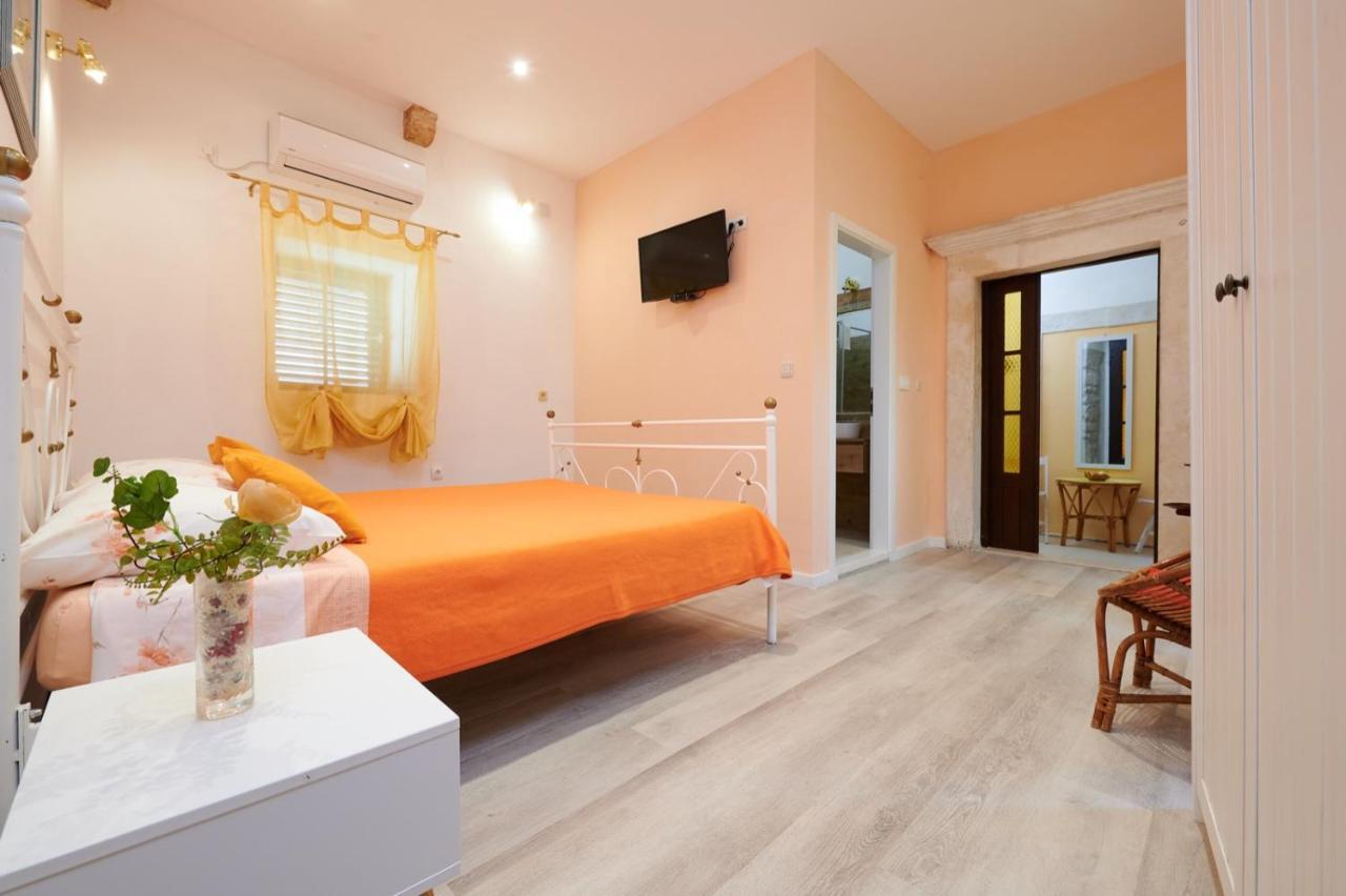 Palace Derossi Trogir Zewnętrze zdjęcie