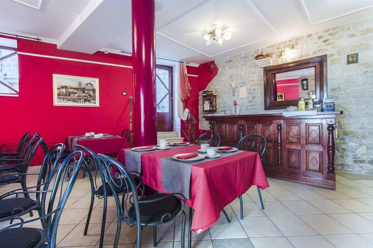 Palace Derossi Trogir Zewnętrze zdjęcie